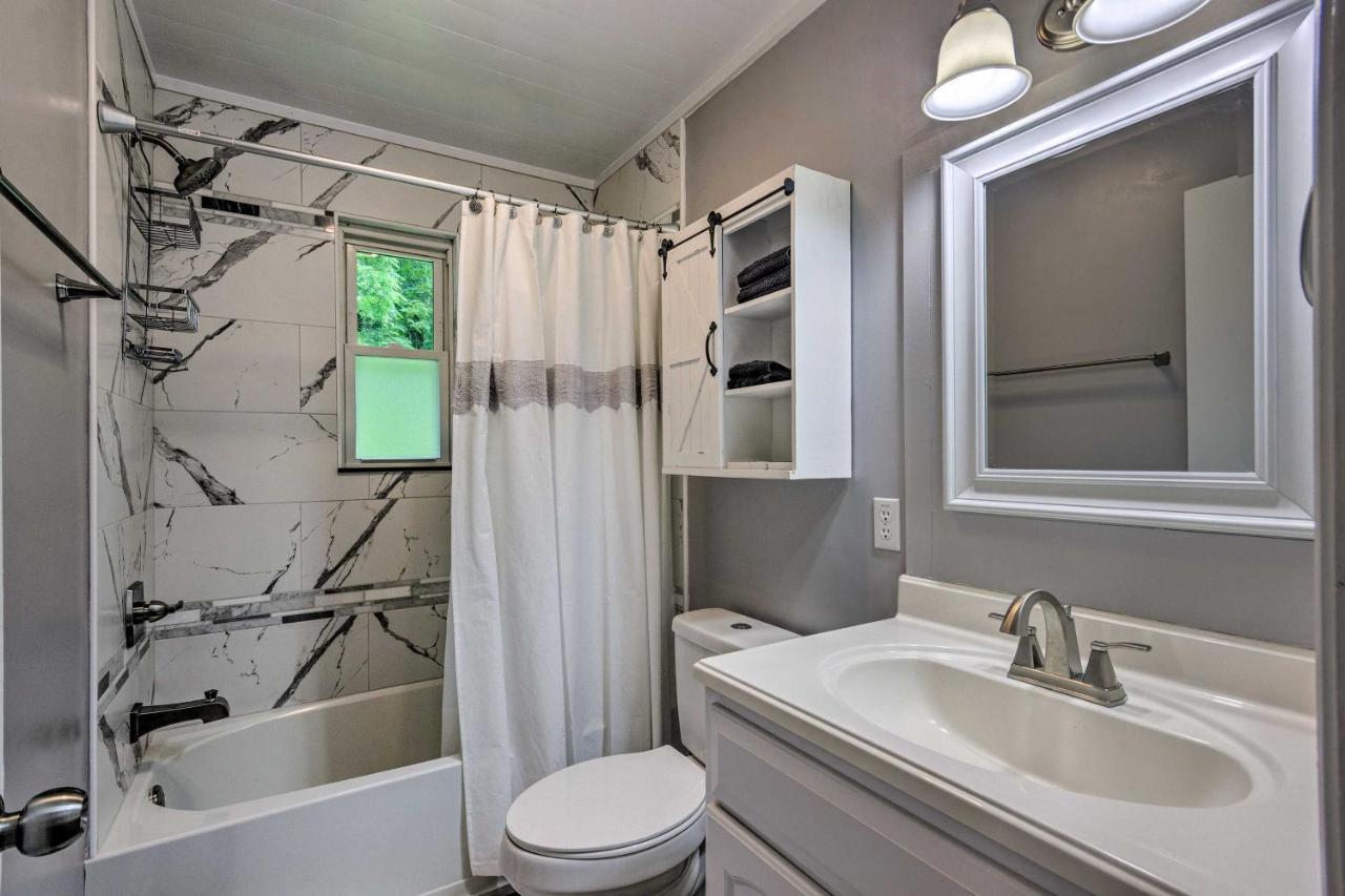 Quiet Asheville Home Near Appalachian Trail And Dtwn Bagian luar foto
